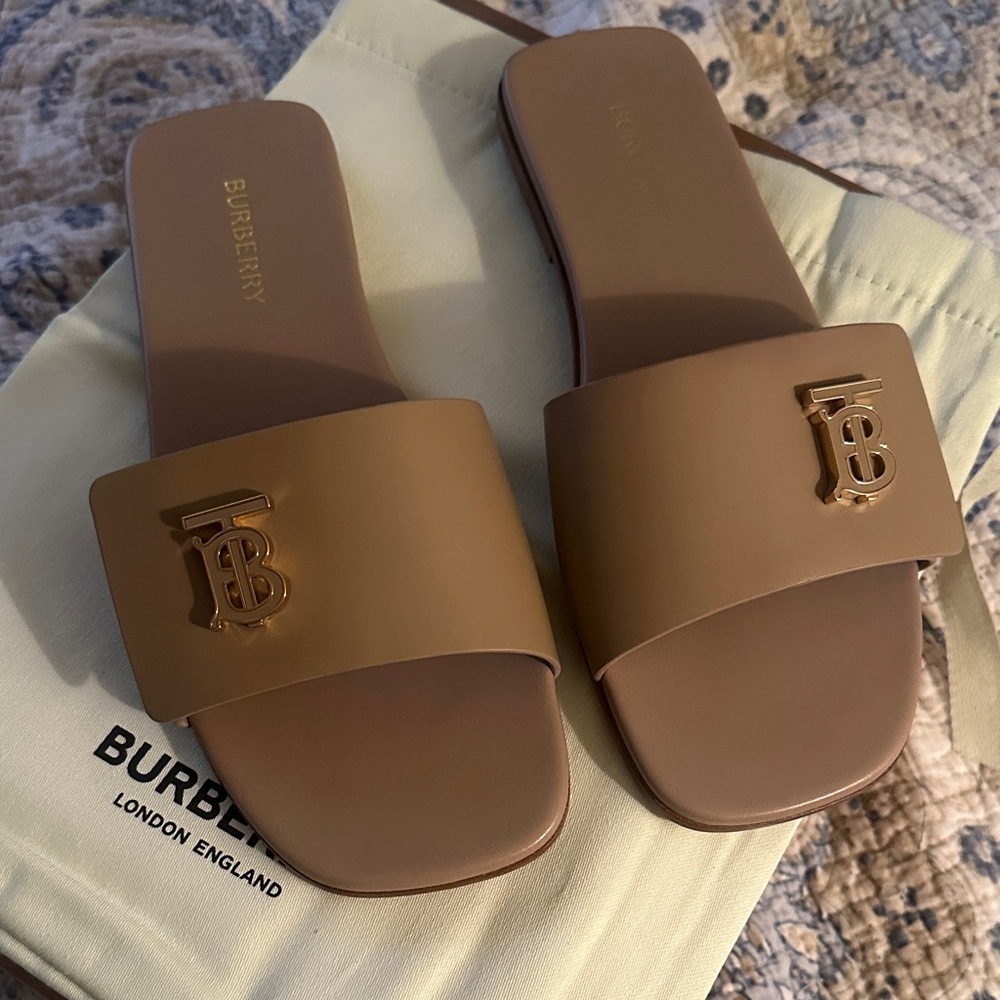 Burberry Brown Slide Sandals NWT 37.5 EU